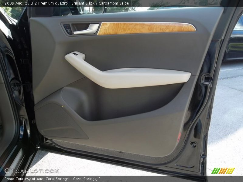Brilliant Black / Cardamom Beige 2009 Audi Q5 3.2 Premium quattro