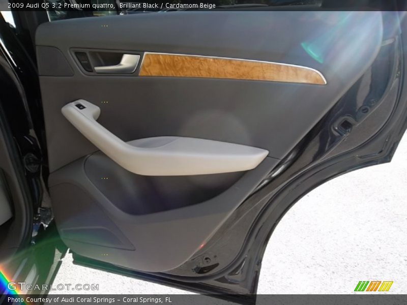 Brilliant Black / Cardamom Beige 2009 Audi Q5 3.2 Premium quattro