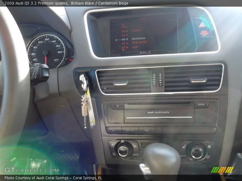 Brilliant Black / Cardamom Beige 2009 Audi Q5 3.2 Premium quattro