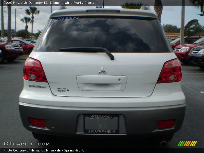 Diamond White Pearl / Charcoal 2006 Mitsubishi Outlander LS