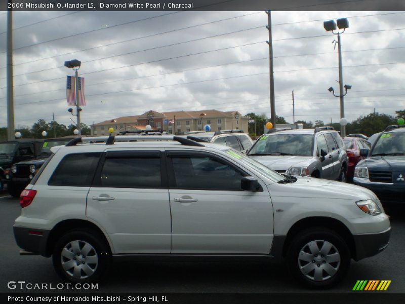 Diamond White Pearl / Charcoal 2006 Mitsubishi Outlander LS