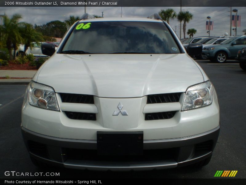 Diamond White Pearl / Charcoal 2006 Mitsubishi Outlander LS