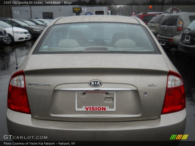 Sand Beige / Beige 2005 Kia Spectra EX Sedan