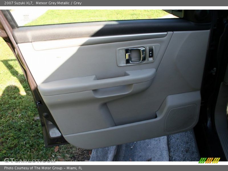 Meteor Grey Metallic / Grey 2007 Suzuki XL7