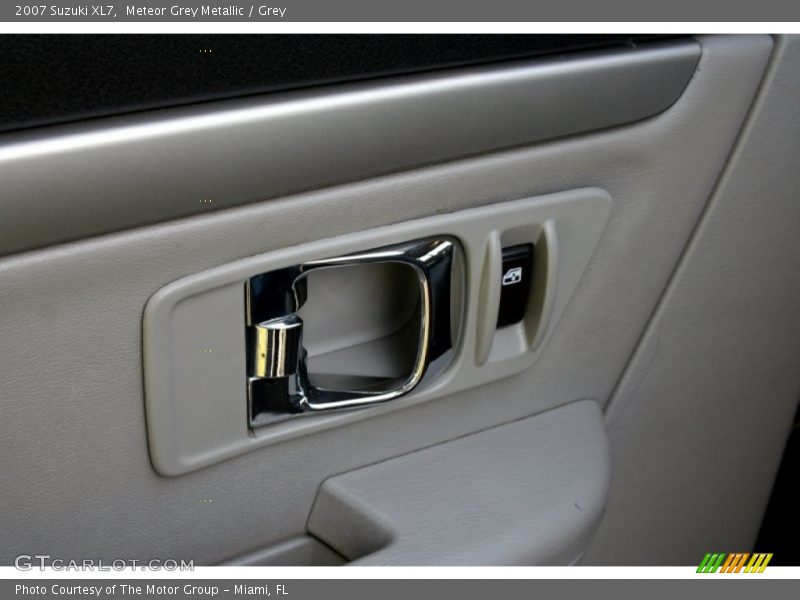 Meteor Grey Metallic / Grey 2007 Suzuki XL7