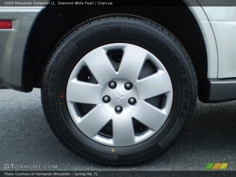 Diamond White Pearl / Charcoal 2006 Mitsubishi Outlander LS