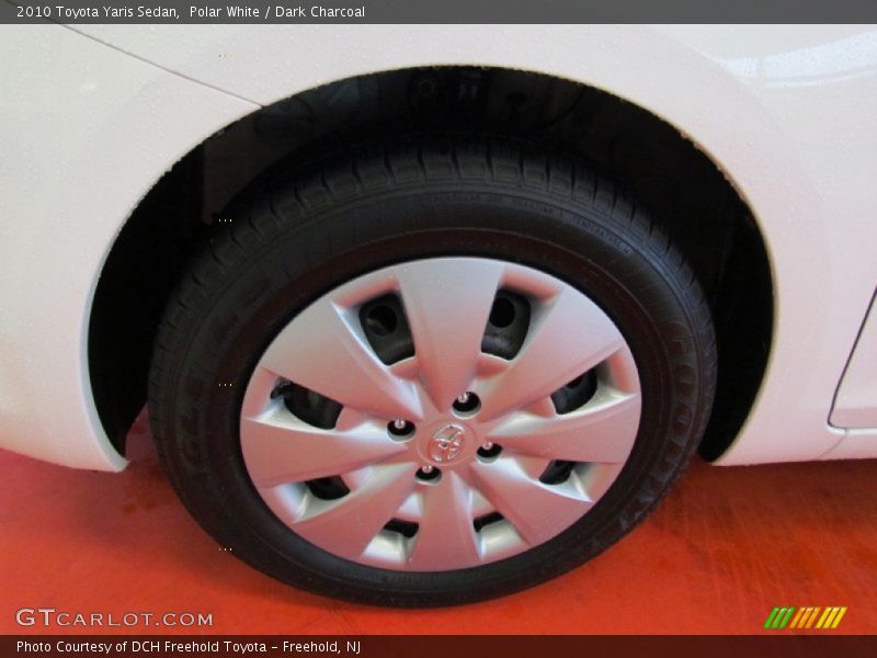 Polar White / Dark Charcoal 2010 Toyota Yaris Sedan