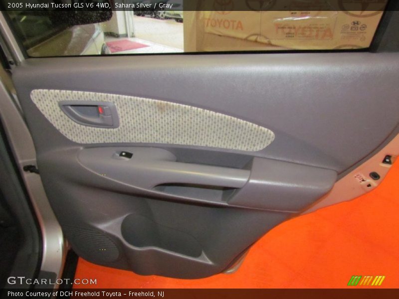 Sahara Silver / Gray 2005 Hyundai Tucson GLS V6 4WD