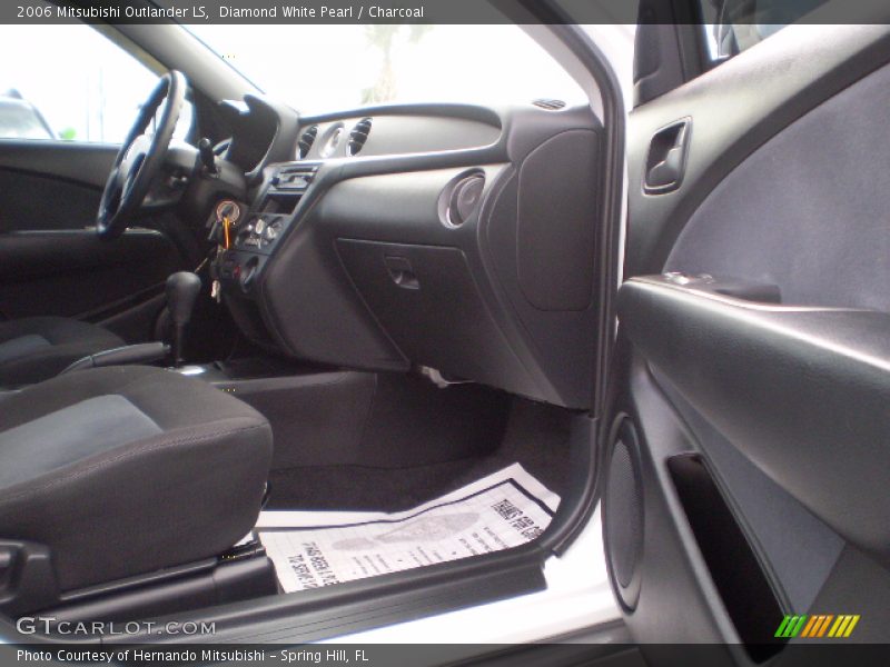 Diamond White Pearl / Charcoal 2006 Mitsubishi Outlander LS