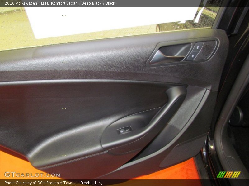 Deep Black / Black 2010 Volkswagen Passat Komfort Sedan