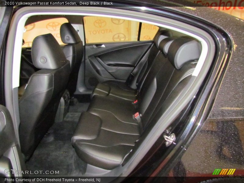 Deep Black / Black 2010 Volkswagen Passat Komfort Sedan