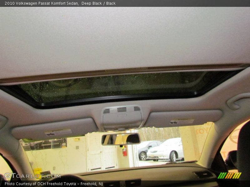 Deep Black / Black 2010 Volkswagen Passat Komfort Sedan