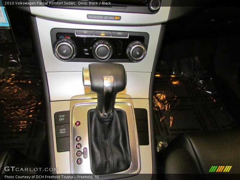 Deep Black / Black 2010 Volkswagen Passat Komfort Sedan