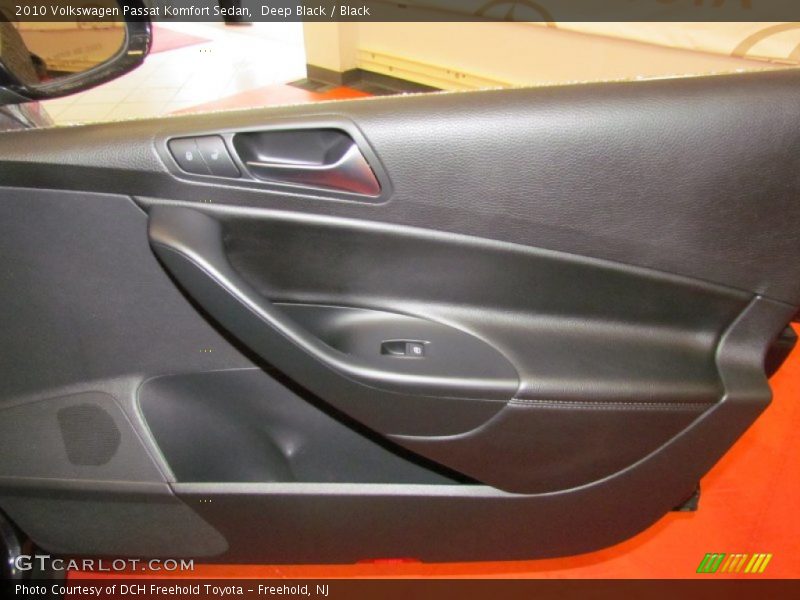 Deep Black / Black 2010 Volkswagen Passat Komfort Sedan