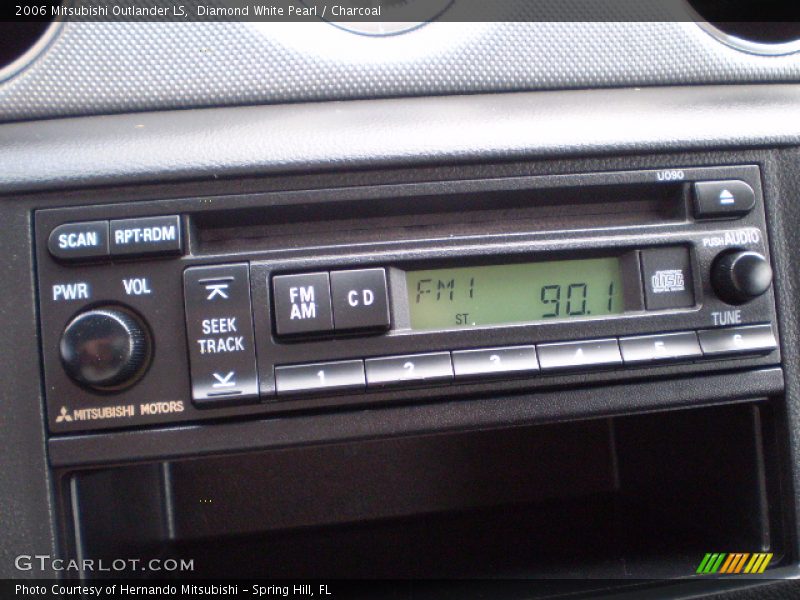 Diamond White Pearl / Charcoal 2006 Mitsubishi Outlander LS