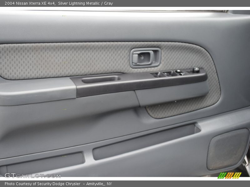 Silver Lightning Metallic / Gray 2004 Nissan Xterra XE 4x4