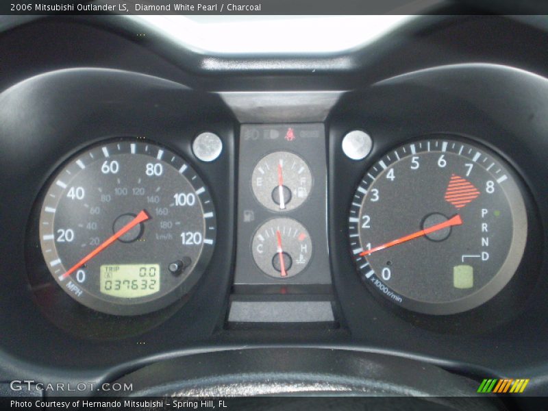 Diamond White Pearl / Charcoal 2006 Mitsubishi Outlander LS