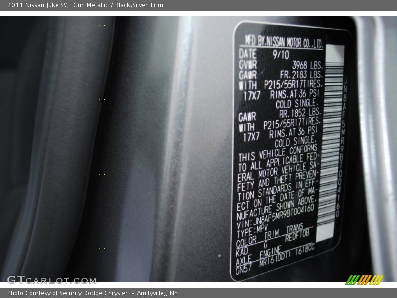 Gun Metallic / Black/Silver Trim 2011 Nissan Juke SV