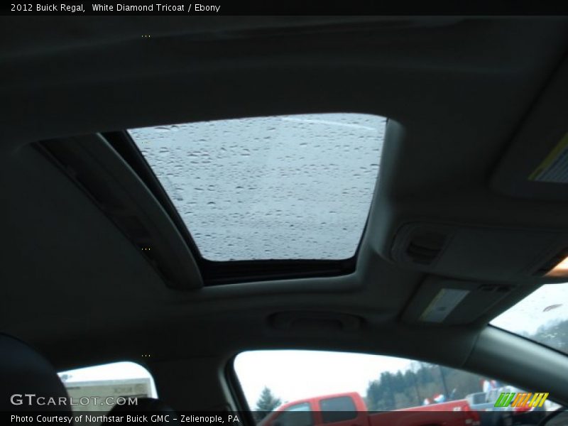 White Diamond Tricoat / Ebony 2012 Buick Regal