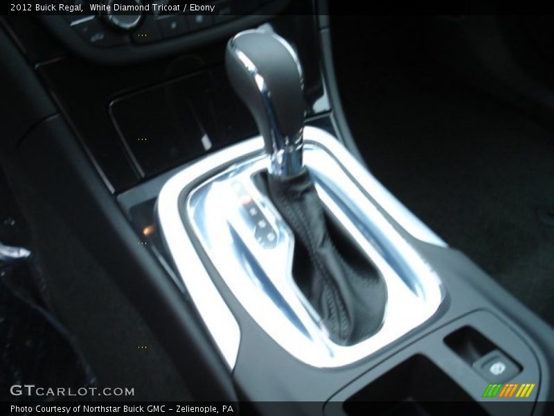 White Diamond Tricoat / Ebony 2012 Buick Regal
