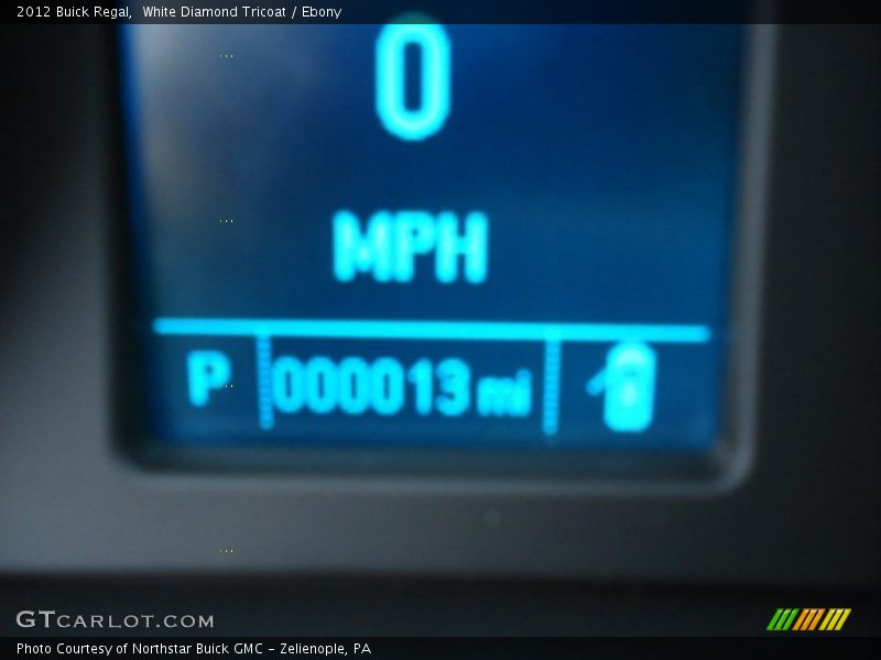 White Diamond Tricoat / Ebony 2012 Buick Regal