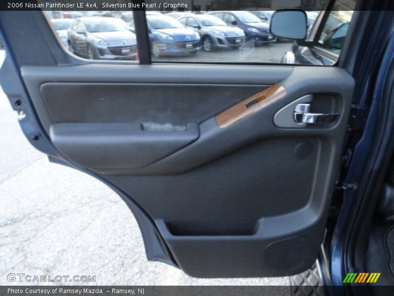Silverton Blue Pearl / Graphite 2006 Nissan Pathfinder LE 4x4