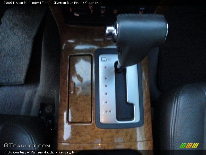 Silverton Blue Pearl / Graphite 2006 Nissan Pathfinder LE 4x4