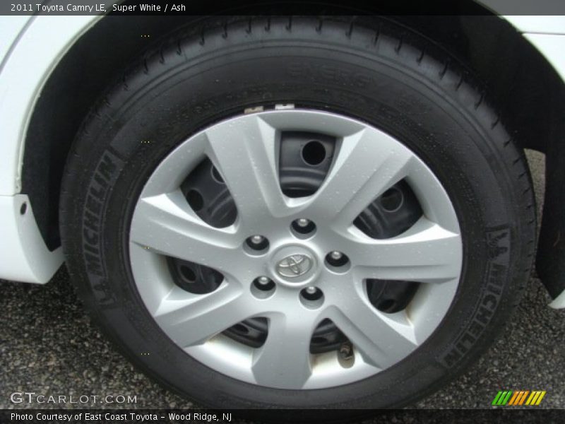 Super White / Ash 2011 Toyota Camry LE