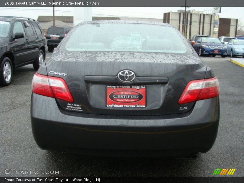 Magnetic Gray Metallic / Ash 2009 Toyota Camry LE