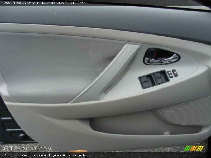 Magnetic Gray Metallic / Ash 2009 Toyota Camry LE