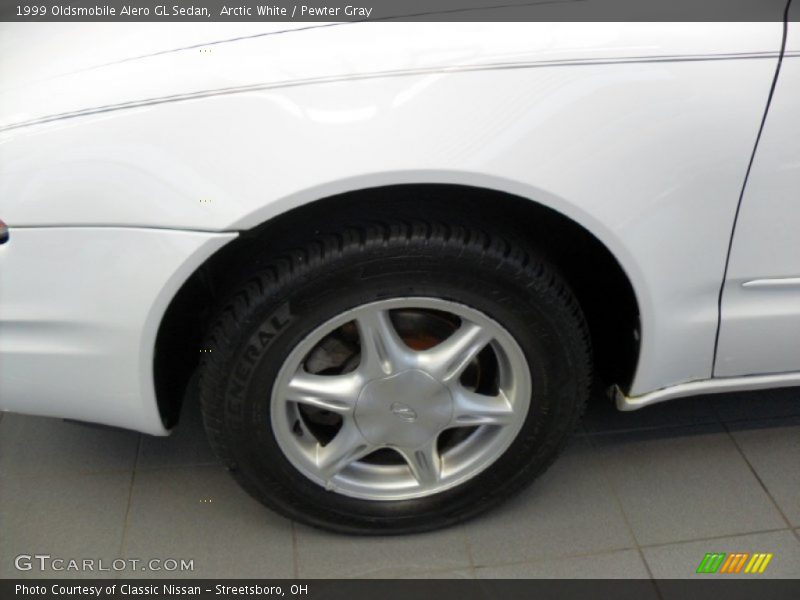 Arctic White / Pewter Gray 1999 Oldsmobile Alero GL Sedan