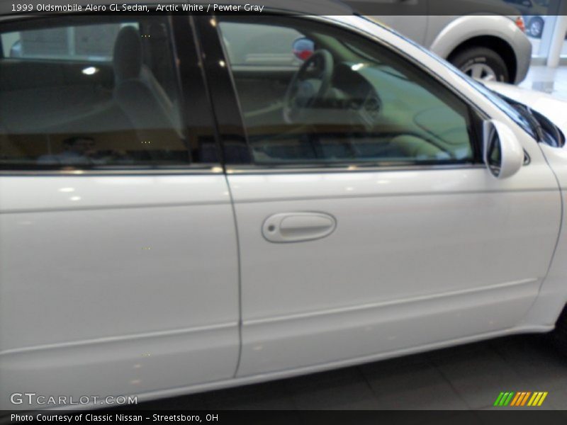 Arctic White / Pewter Gray 1999 Oldsmobile Alero GL Sedan