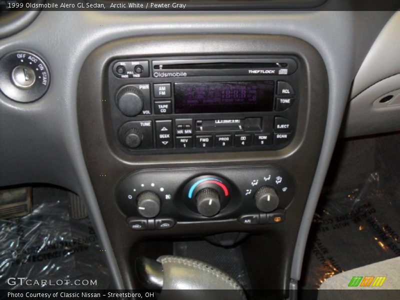 Arctic White / Pewter Gray 1999 Oldsmobile Alero GL Sedan