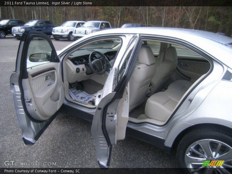 Ingot Silver / Light Stone 2011 Ford Taurus Limited