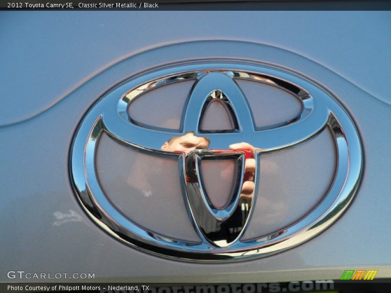 Classic Silver Metallic / Black 2012 Toyota Camry SE
