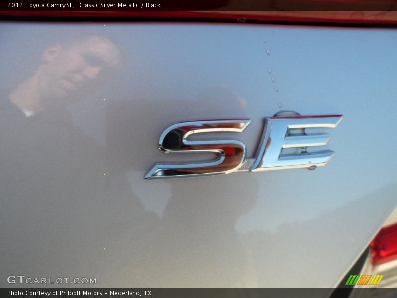 Classic Silver Metallic / Black 2012 Toyota Camry SE