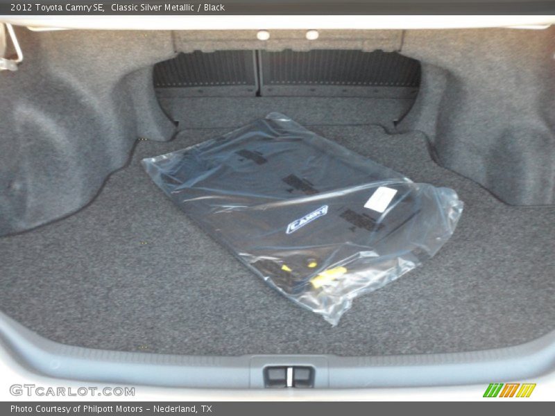 Classic Silver Metallic / Black 2012 Toyota Camry SE