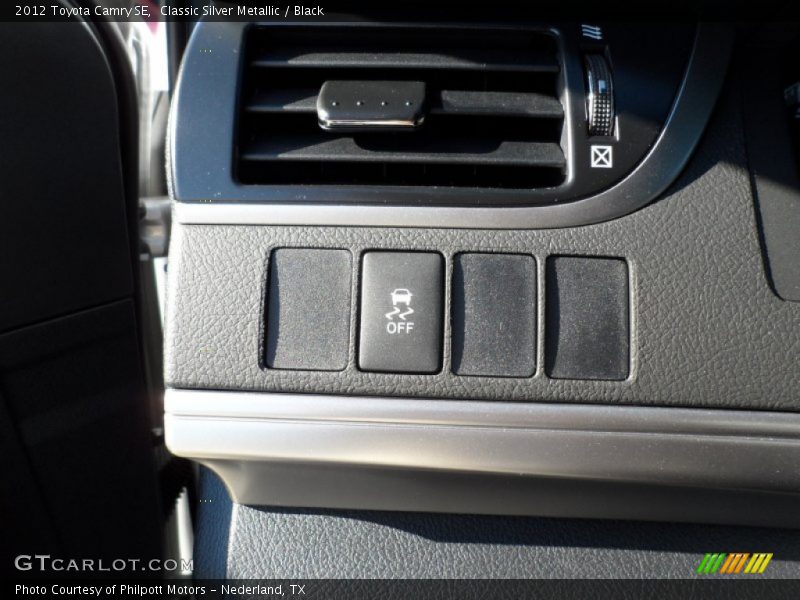 Classic Silver Metallic / Black 2012 Toyota Camry SE