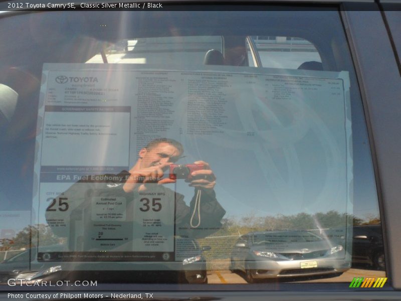 Classic Silver Metallic / Black 2012 Toyota Camry SE