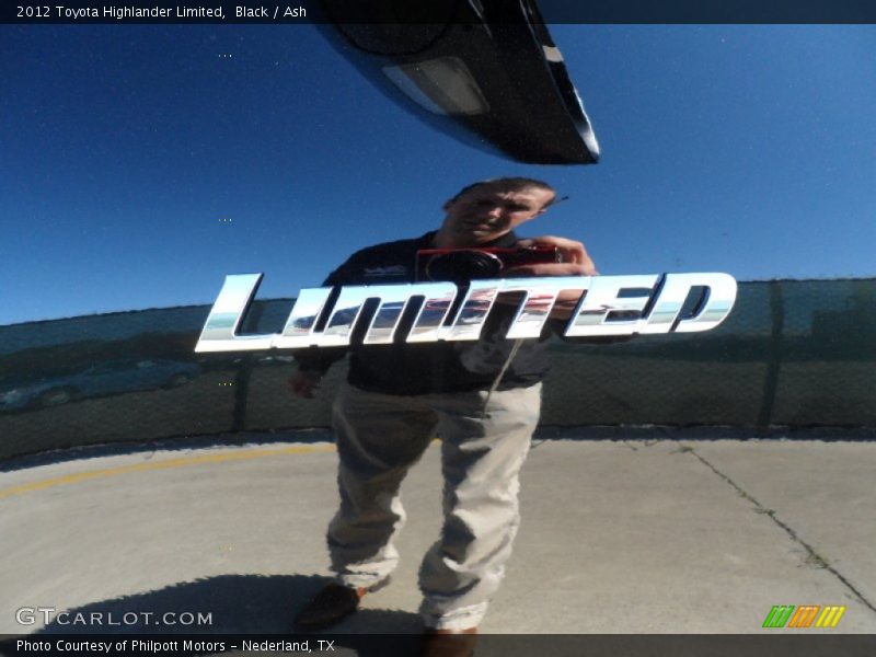 Black / Ash 2012 Toyota Highlander Limited