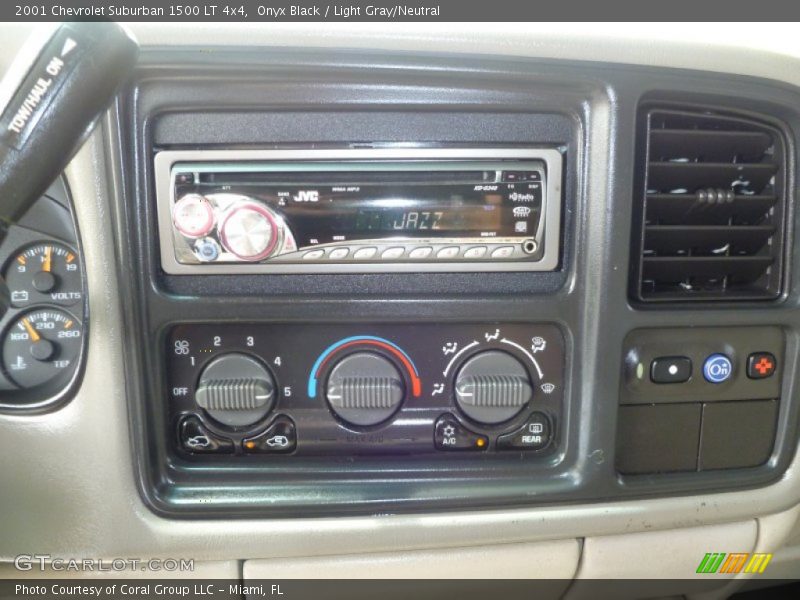 Onyx Black / Light Gray/Neutral 2001 Chevrolet Suburban 1500 LT 4x4