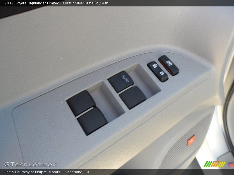 Classic Silver Metallic / Ash 2012 Toyota Highlander Limited