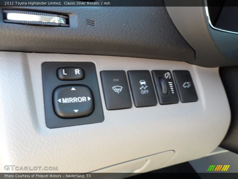 Classic Silver Metallic / Ash 2012 Toyota Highlander Limited