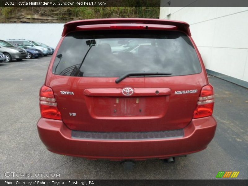 Sundown Red Pearl / Ivory 2002 Toyota Highlander V6