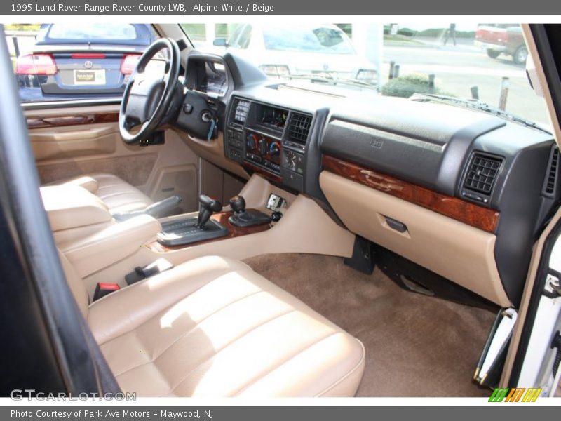 Dashboard of 1995 Range Rover County LWB