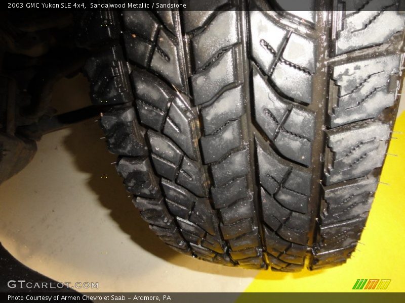 Sandalwood Metallic / Sandstone 2003 GMC Yukon SLE 4x4