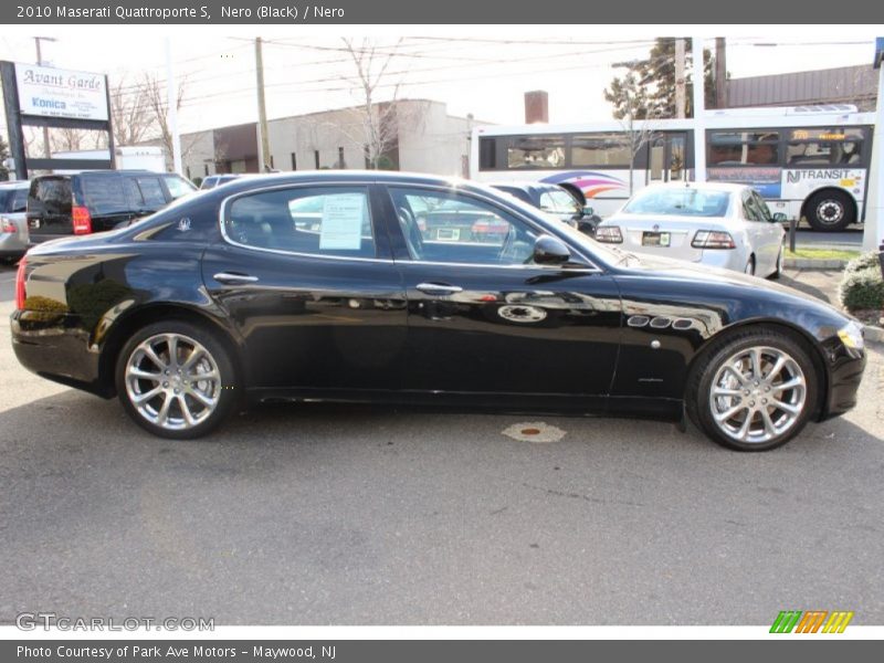 Nero (Black) / Nero 2010 Maserati Quattroporte S