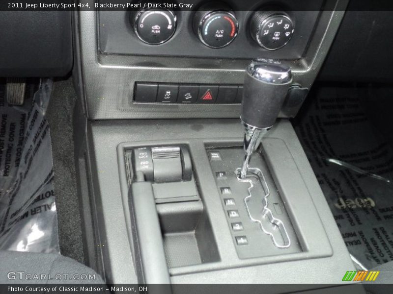Blackberry Pearl / Dark Slate Gray 2011 Jeep Liberty Sport 4x4
