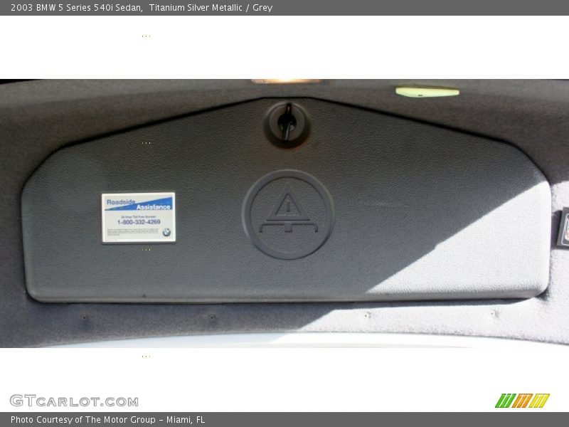 Tool Kit of 2003 5 Series 540i Sedan