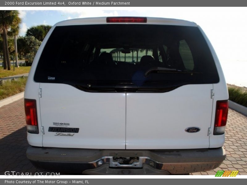 Oxford White / Medium Parchment 2000 Ford Excursion Limited 4x4